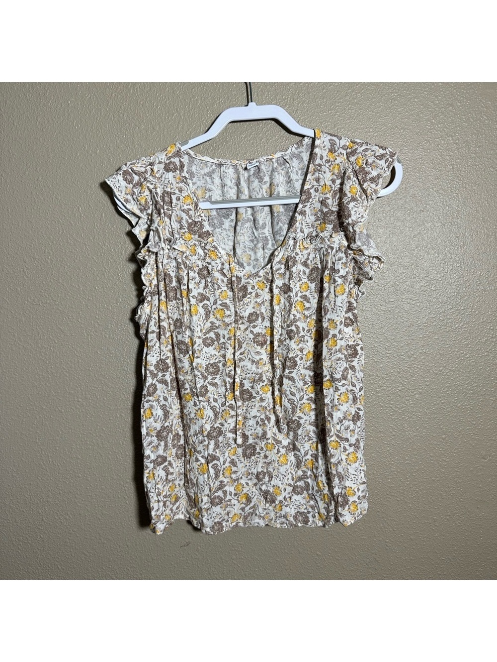 Old Navy Floral Print Blouse with Ruffle Sleeves L